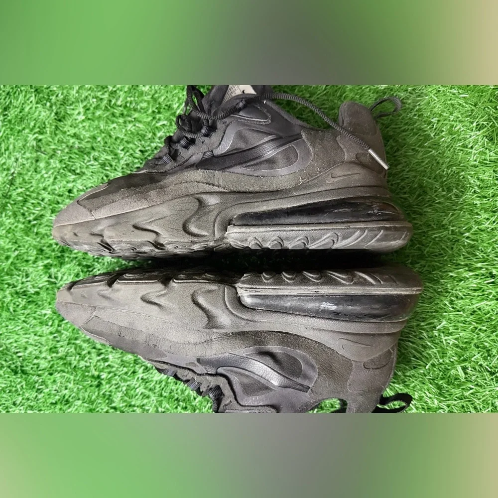 Nike Air‎ Max 270 React Black Oil Grey Size 8.5